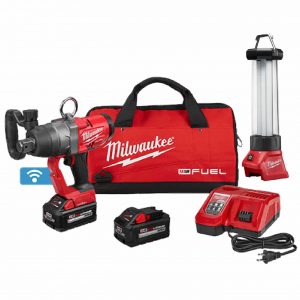 Combo Llave De Impacto 1" M18 Milwaukee 2867-22 + Linterna Led M18 P322-2867