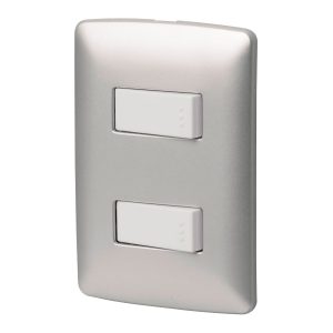 Placa Armada 2 Interruptores Sencillos Plata Línea Italiana Volteck 46479